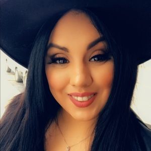 Meet your Posher, Ericka